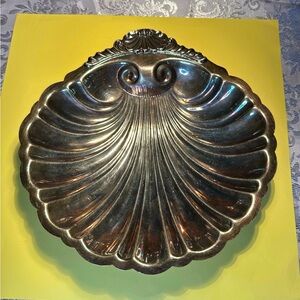 VINTAGE Sheffield Reproduction SILVER PLATED SCALLOP SHELL BOWL 3 Footed